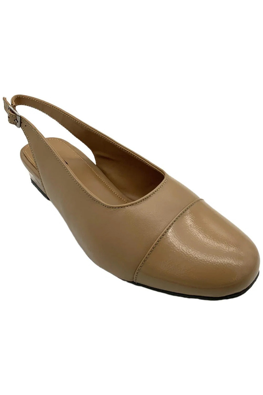 ARRAY Women's Addison Beige - Wide